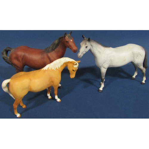 1074 - Three Beswick matt glazed horses, a further Beswick fox and a retriever (5)