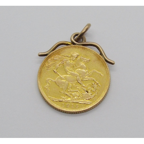 1282 - Sovereign dated 1915, with soldered 9ct mount, 8.8g