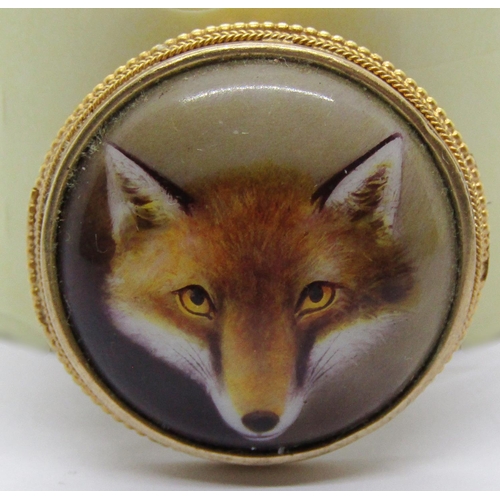 1329 - Victorian enamelled fox mask portrait in yellow metal mount, possibly by William Essex, 2.6cm diamet... 