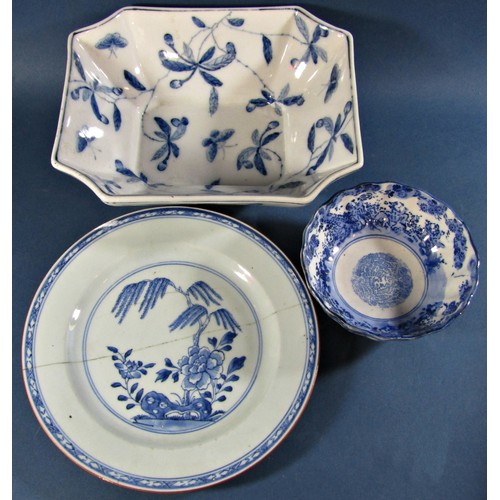 1059 - A collection of 19th century and later Chinese blue and white porcelains including plates, cricket j... 