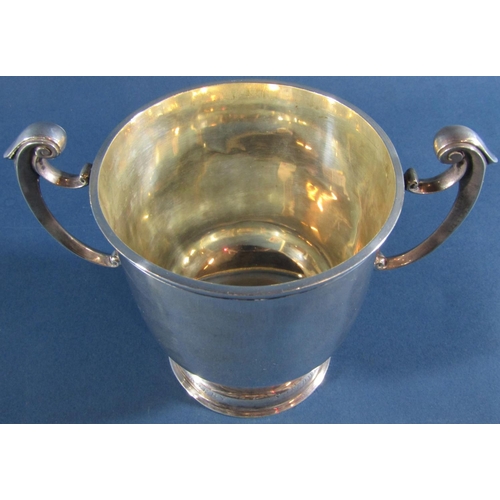 1228 - A silver two handled cup with Seabreake, Discovery, Speedwell and Mary Flowre engraved to the foot, ... 