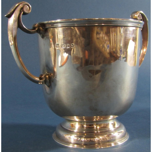 1228 - A silver two handled cup with Seabreake, Discovery, Speedwell and Mary Flowre engraved to the foot, ... 