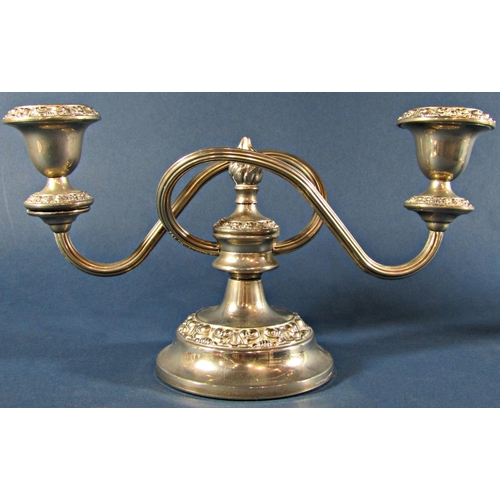 1230 - A silver Georgian style candelabra with three removeable sconces, Birmingham 1974, maker W.I. Broadw... 