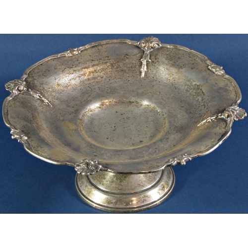 1236 - A silver tazza with shell decoration, Birmingham 1924, maker F.C. Richards, 9cm high x 22cm diameter... 