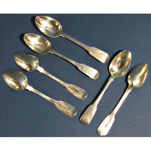 1264 - Six Georgian Irish silver fiddle pattern teaspoons, various dates and makers, 4-5 oz