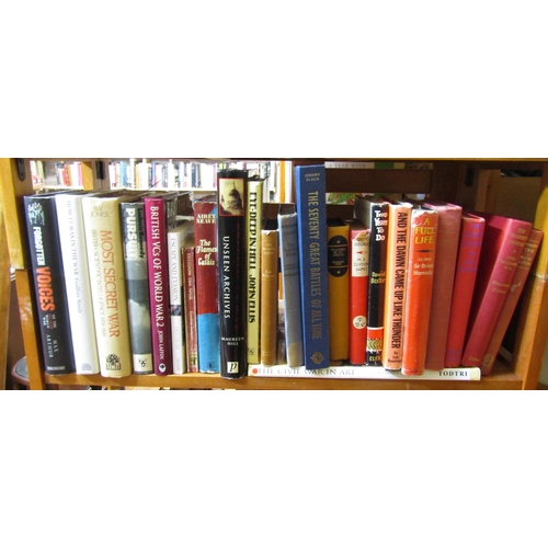 241 - Military related - mainly World War II biographies, autobiographies, escape stories, etc, 70 volumes... 