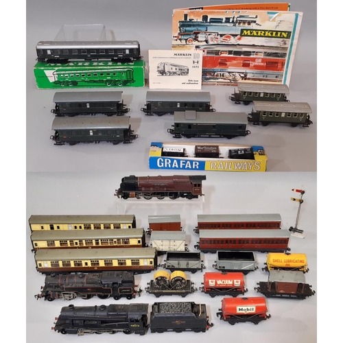 312 - Collection of Hornby Dublo railway models including Class 8P 4-6-2 locomotive 'City of London'46245 ... 