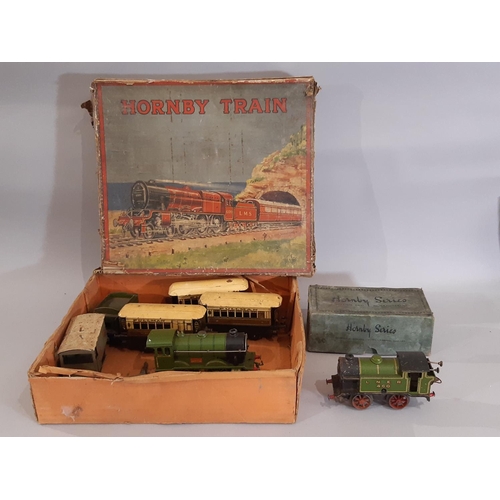 319 - 1930's O gauge Hornby clockwork train set and a further boxed locomotive; 'No 1 Special Passenger Se... 