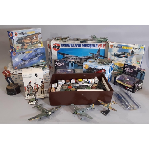 327 - Collection of model aircraft and kits including Airfix De Havilland Mosquito scale 1:48, four 1:72 s... 