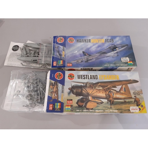 327 - Collection of model aircraft and kits including Airfix De Havilland Mosquito scale 1:48, four 1:72 s... 