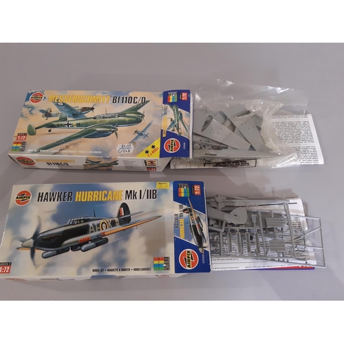 327 - Collection of model aircraft and kits including Airfix De Havilland Mosquito scale 1:48, four 1:72 s... 