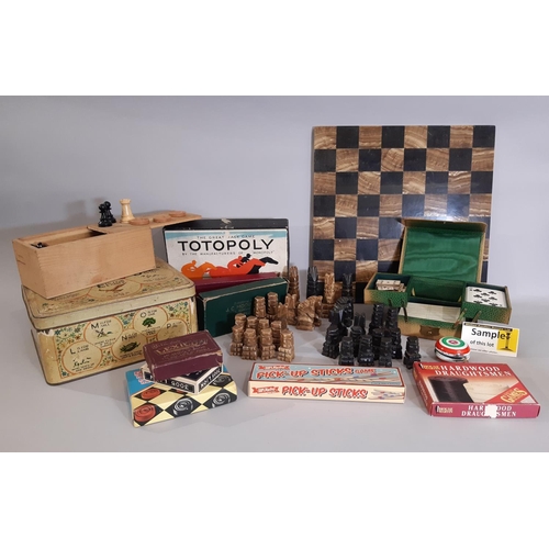 323 - Collection of games including a Chess set featuring historical military figures in original box, a c... 