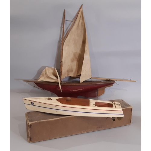 307 - Kellner Boats clockwork speed boat of wooden construction finished in cream, clockwork action, brake... 