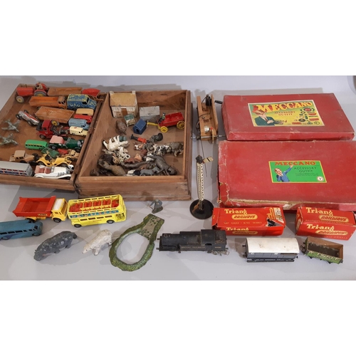 309 - Mixed lot of vintage toys including Britains lead painted farm and zoo figures, 2 boxes of Meccano, ... 