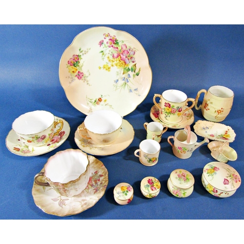 1081 - A collection of blush Worcester cabinet pieces, cups and saucers, trinket dishes, etc