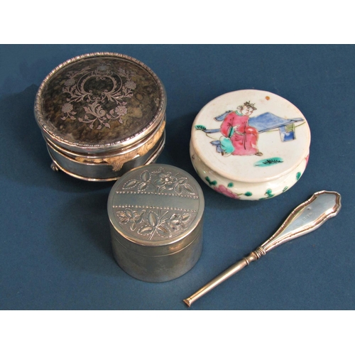 1473 - A circular silver and tortoiseshell trinket box, Chinese porcelain box and cover, carved timber bott... 