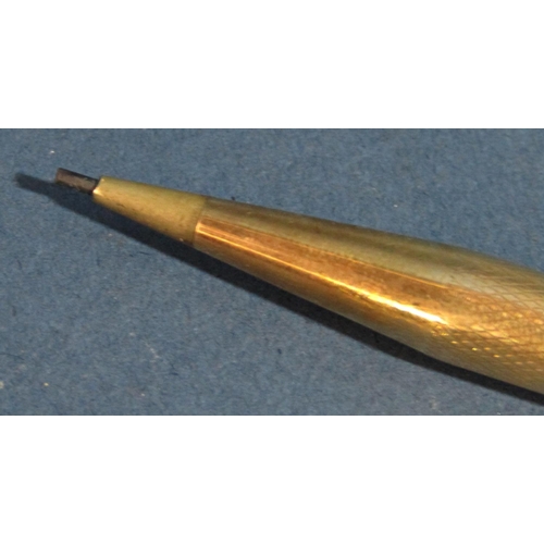 1498 - 9ct gold yard o led propelling pencil with engine turned detail, with case