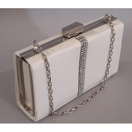 1538 - Approx 30 small bags and purses, mainly modern including some Victorian style beaded examples, toget... 