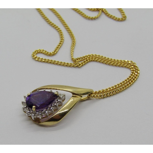 1385 - 10k pear shaped amethyst pendant hung on a 9ct fine link chain necklace, 4.4g