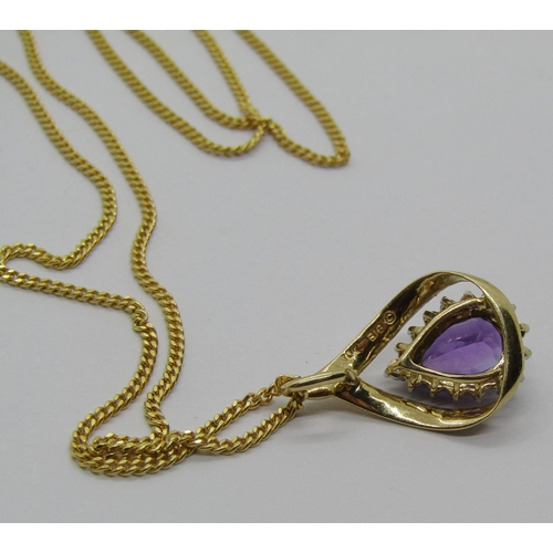 1385 - 10k pear shaped amethyst pendant hung on a 9ct fine link chain necklace, 4.4g