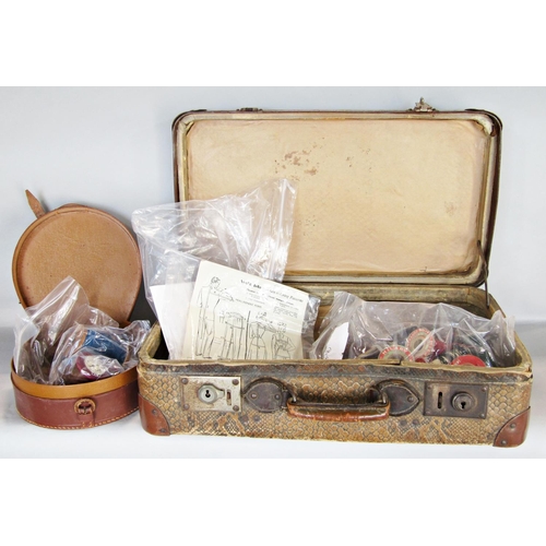 1622 - A collection of vintage luggage including a leather Gladstone bag, suitcase with simulated crocodile... 