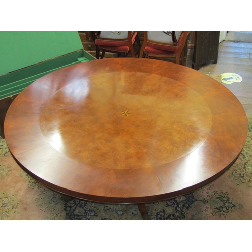 2586 - High quality Regency style extending dining table of circular form together with a set of twelve sab... 