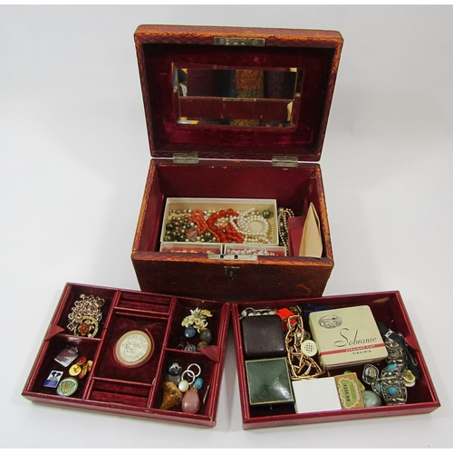 1418 - Antique red Morocco leather jewellery box containing a selection of costume jewellery to include an ... 