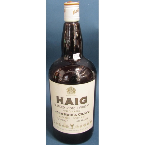 1636 - A quantity of effects to include a 19th century sponge ware tea service, vintage fountain pen, coina... 