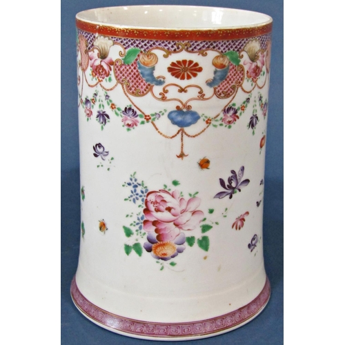 1051 - An 18th century Chinese porcelain tankard in the European manner with scrolled handle and hand paint... 