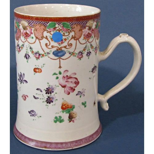 1051 - An 18th century Chinese porcelain tankard in the European manner with scrolled handle and hand paint... 