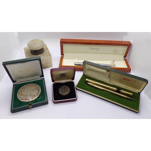 1418 - A silver mounted onyx inkwell, an Asprey BP forties field medallion from 1970, boxed Clogau pen, box... 