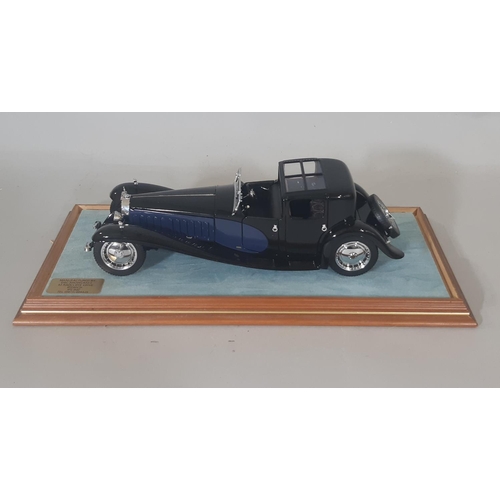 347 - Franklin Mint models: 1930 Bugatti Royale Coupe Napoleon in timber glazed display case and a 1:24 sc... 