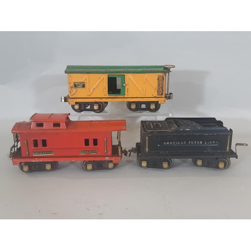 355 - Collection of 1930's 0 gauge American railway models comprising streamliner locomotive 'The Flying Y... 