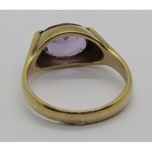 1342 - 1970s 9ct amethyst ring, size P/Q, 4.2g (stone slightly loose in setting)