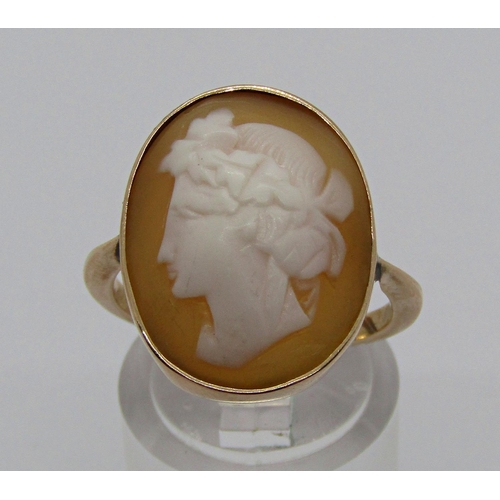 1345 - Antique 9ct cameo ring depicting a classical lady in profile, size O/P, 3.3g