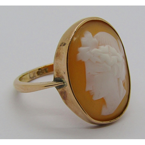 1345 - Antique 9ct cameo ring depicting a classical lady in profile, size O/P, 3.3g