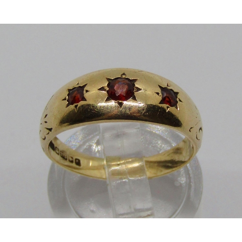 1349 - 1970s 9ct garnet gypsy ring, size N, 3g