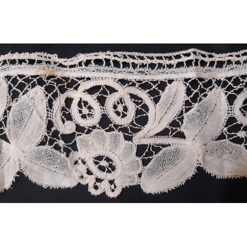 1641 - Box of late 19th / early 20th century lace including collars, lappetts, lengths of lace including so... 