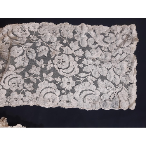 1636 - Collection of late 19th/ early 20th century lace including a silk lace scarf 2.84m, a pair of finely... 