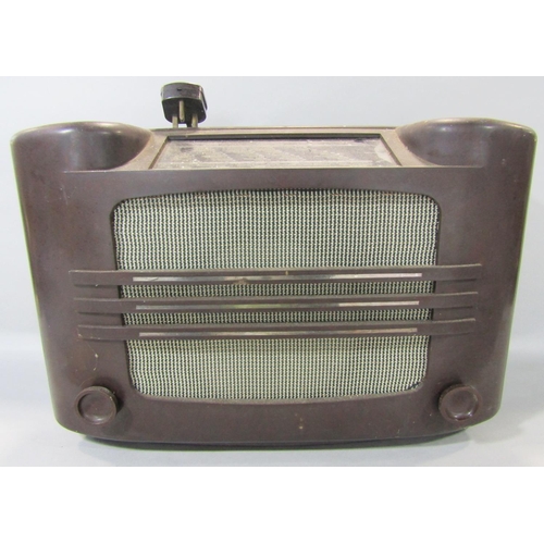 1475 - A vintage Philips Bakelite three band radio, 48cm wide, and a Telefunken pocket transistor radio in ... 