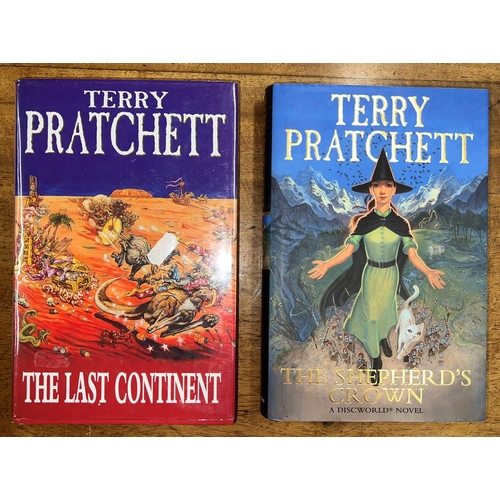 272 - Terry Pratchett - The Last Continent and The Shepherds Crown