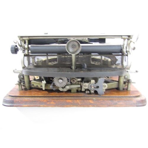 1562 - A Hammond Typewriter USA circa 1895 with the Ideal Keyboard with original oak carry case.