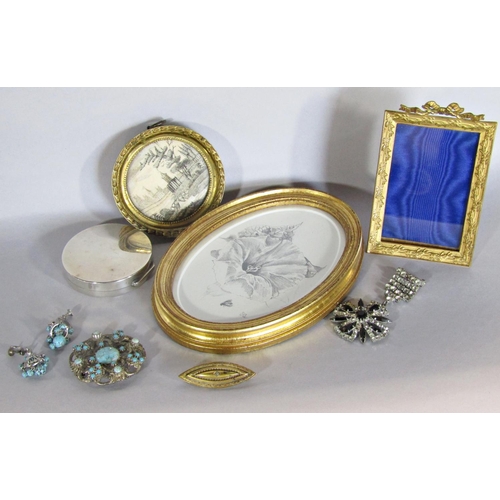 1412 - A collection of compacts to include a small hallmarked silver example, together with an early 19th c... 