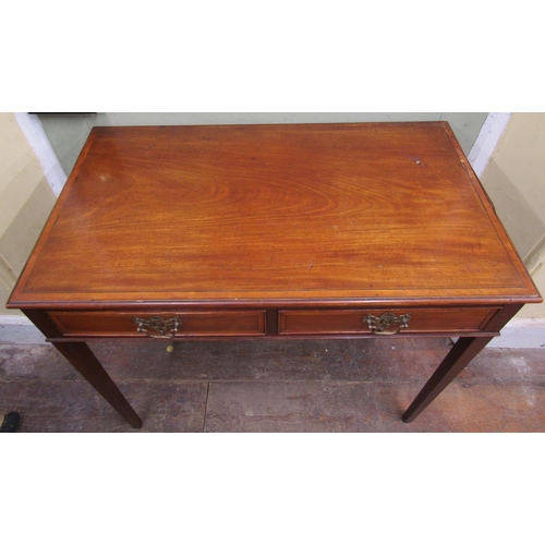 2670 - A Georgian mahogany side table with two frieze drawers on square tapered supports, cross banded in s... 