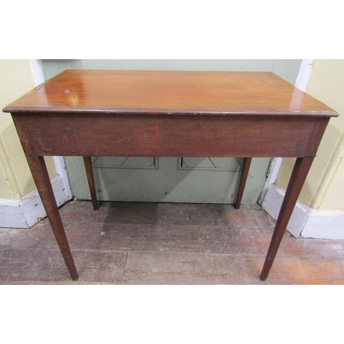 2670 - A Georgian mahogany side table with two frieze drawers on square tapered supports, cross banded in s... 