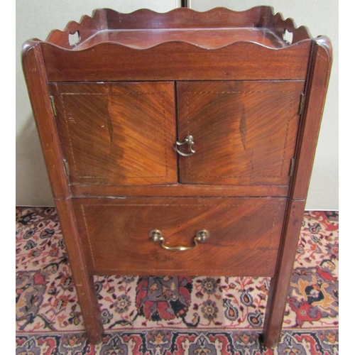 2673 - A Georgian mahogany tray top commode, the front elevation enclosed by the original pull out base, en... 