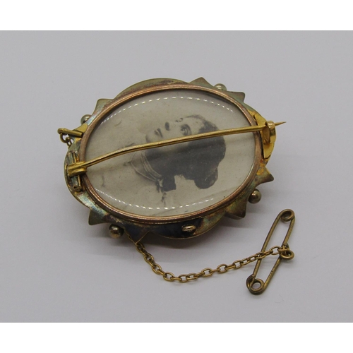 1364 - Victorian yellow metal brooch set with a central pearl, 13.1g, contained in an associated period cas... 