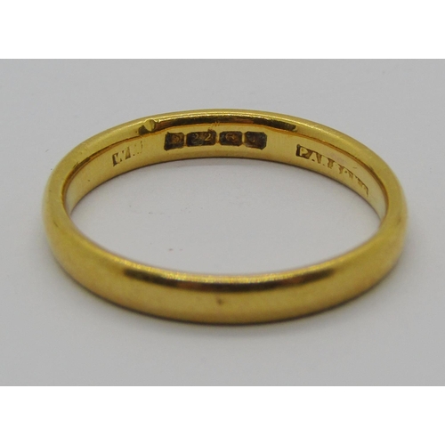 1377 - 22ct wedding ring, size K, 3g