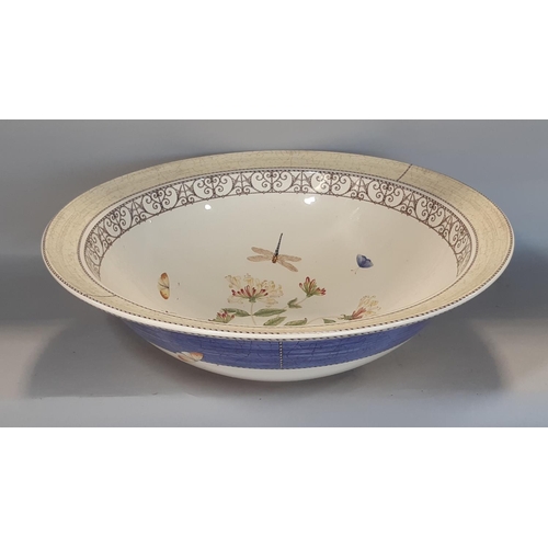 1127 - A large Wedgwood Sarah's Garden pattern basin, 44cm diameter