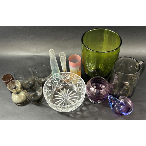 1153 - A mixed selection of glassware including a green vase, single stem vases, a cut glass fruit bowl, a ... 